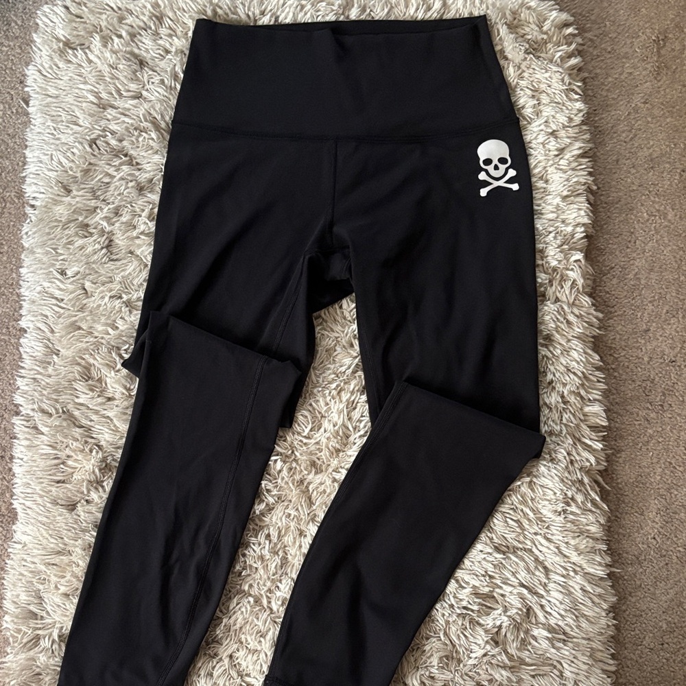Lululemon and Soul Cycle size 6 black leggings